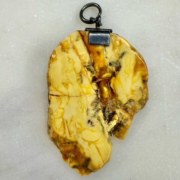 Natural Butterscotch Baltic Egg Yolk Unique Amber Pendant Necklace Jewelry - Picture 2 of 7